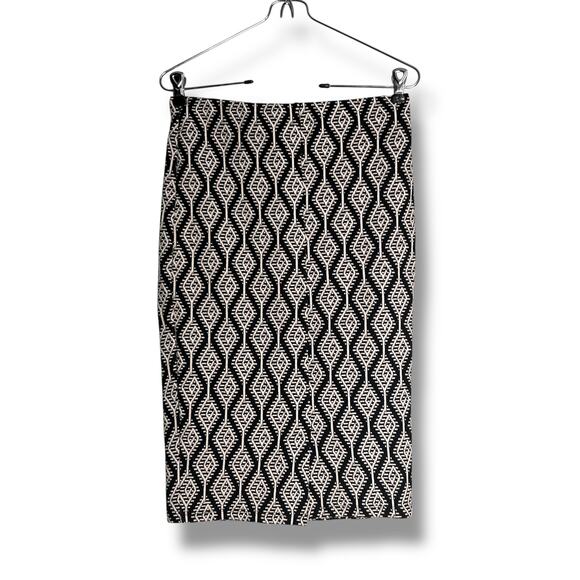 Zara Trafaluc Size Medium Fall Winter Collection Black White Aztec Pencil Skirt - Picture 2 of 6